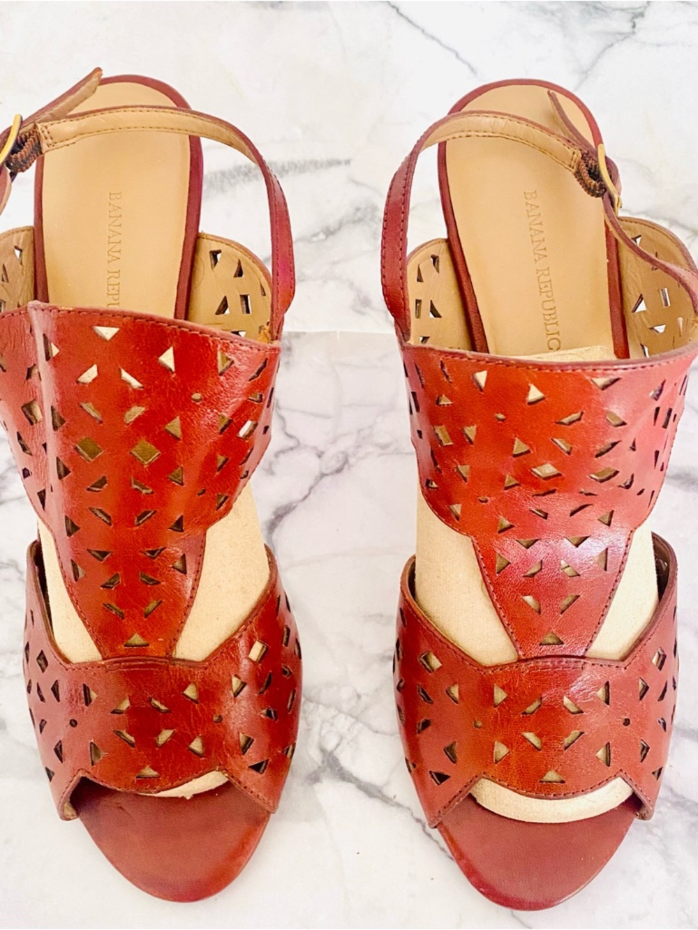 💕Banana Republic Laser Cut 4” Heels SZ 8.5 - Picture 4 of 13